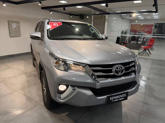 TOYOTA HILUX SW4 2.7 SRV 7 LUGARES 4X2 16V FLEX 4P AUTOMÁTICO